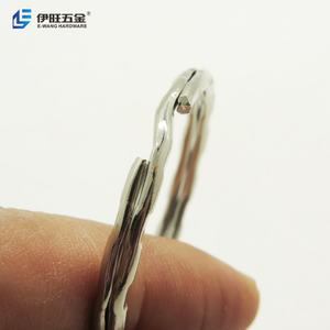 Porte-clés rond en métal argenté, idéal pour la promotion et la personnalisation, fourni par l'usine EWANG - Product Image 5