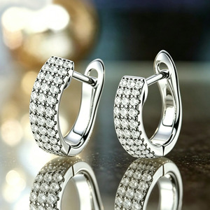 Orecchini a polsino a forma di U da donna, design geometrico, accessori per l'orecchio per uso quotidiano - Product Image 1