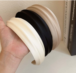 ربطة شعر ملونة بتصميم أنيق للنساء ربطة شعر ملونة بألوان سادة ربطة شعر من القماش الأسود - Product Image 4