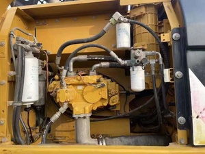 Excavatrice sur chenilles Caterpillar 323D2L d'occasion à prix avantageux, 23 tonnes, modèle 2023, puissance 117 kW, capacité de la benne de 1,3 m³, état parfait - Product Image 6