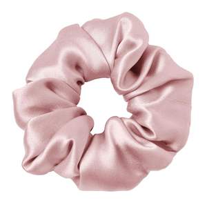 Venta al por mayor 2026 Nuevas y modernas scrunchies de satén liso de 13 cm, banda elástica grande para el cabello, accesorios para coletas de mujer - Product Image 1
