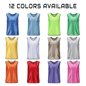 Gilets d'entraînement de football respirants personnalisés avec logo, chasubles de football pas chers, gilets de football en mesh, dossards d'entraînement de football en gros - Product Image 6