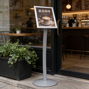 <span class=keywords><strong>Support</strong></span> d'affichage A4 direct usine, <span class=keywords><strong>poteau</strong></span> en aluminium courbé, joint en plastique renforcé, base ronde - Product Image 1