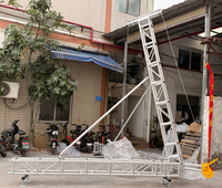 Estructura de soporte en forma de A para altavoces y luces, de aluminio, con sistema de espiga, para sujeción al suelo.