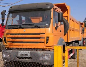 Camions bennes chinois 4x2 ZZ3167M3811 Nouveaux ZZ3167M4611 213kW – Emplois pour chauffeurs <span class=keywords><strong>de</strong></span> camions bennes - Product Image 3