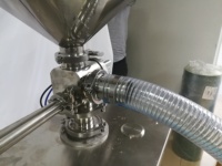 Vente directe usine – Machine verticale semi-automatique à piston simple tête pour liquides (crème, miel, shampoing, eau) avec trémie (5-1000 ml)