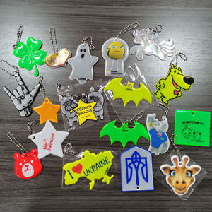 カスタム様々なスタイルのファッション環境にやさしいソフトアクリル反射ファニーキーホルダーペンダントプロモーションギフト反射PVCキーホルダー - Product Image 3