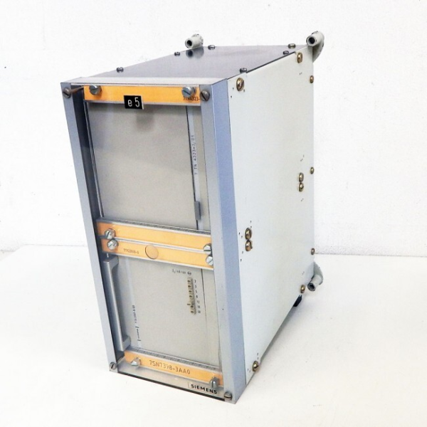 7SN73983AA0 SIPROTEC 7SN series protection relay module