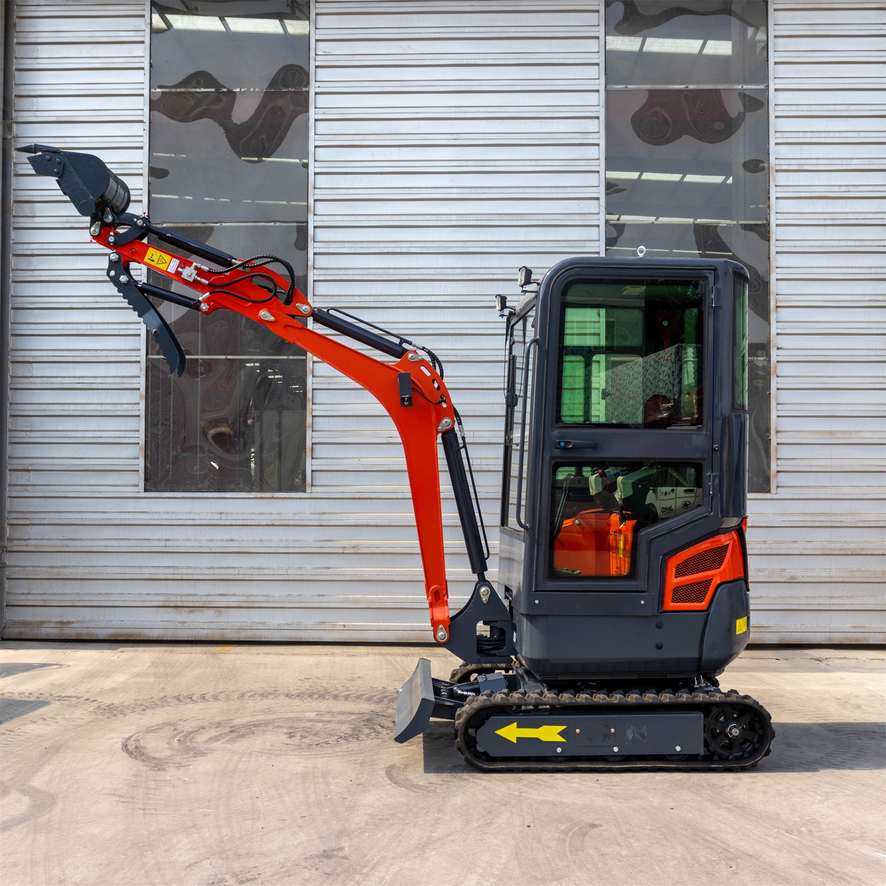 Construction Machinery Digger Mini Digger EPA Standard Digger Earth-moving Machinery with Attachments for Sale