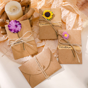 Carte de vœux créative en papier kraft vintage faite à la main avec des fleurs séchées, pour la Saint-Valentin, la fête des enseignants, carte de fleurs de bénédiction - Product Image 3