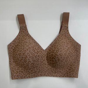 Disponibile: Reggiseno in Gel Senza Ferretto con Stampa Leopardata, Vestibilità Comoda e Senza Cuciture, Disponibile in Diverse Taglie per Donne - Product Image 4