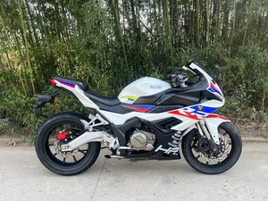 Motocicleta de Carreras Usada Estilo BMW RR, Moying 450R 450cc, Moto Deportiva de Alto Rendimiento, Apariencia Elegante, Fabricada en China - Product Image 1