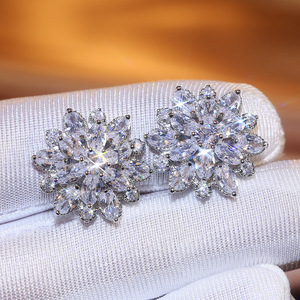Brincos de Pino CAOSHI de Luxo com Flor de Sol Multicor para Mulheres com Zircônia Cúbica Flor de Noiva para Casamento - Product Image 2