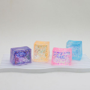 Vente en gros de jouets en silicone transparent Aurora de 6 cm, jouets anti-stress pour enfants de tous âges - Product Image 2