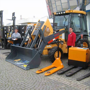 Mini chargeuse-pelleteuse hydraulique 4x4, chargeuse-pelleteuse de 3 tonnes, multifonction - Product Image 4