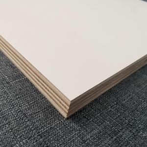 لوح خشب رقائقي ميلامين أبيض مقاس 1220*2440 بسماكة 18 مم من مورد صيني - Product Image 2