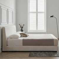Lit double king size moderne en tissu capitonné blanc crème, mobilier de chambre à coucher de luxe, avec cadre de lit queen size simple et lumineux pour hôtel