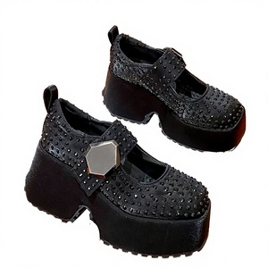 Chaussures plates pour femmes à semelle épaisse, bout orné de diamants, plateforme imperméable, antidérapantes, respirantes, confortables et élégantes, tout-en-un - Product Image 4