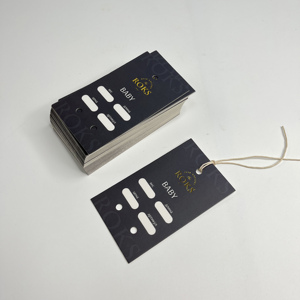 ป้ายแขวนสีดำพรีเมียม 3 รู พร้อมปั๊มฟอยล์ทอง - ป้ายแบรนด์หรูสำหรับเสื้อผ้าบูติก - Product Image 3