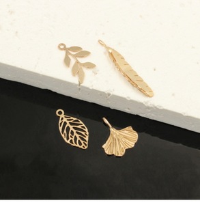 Pendentifs et breloques en or rempli 14 carats GP US, <span class=keywords><strong>flocon</strong></span> de neige, plume, trèfle, arbre de vie, fabrication de bijoux permanents, vente en gros - Product Image 4