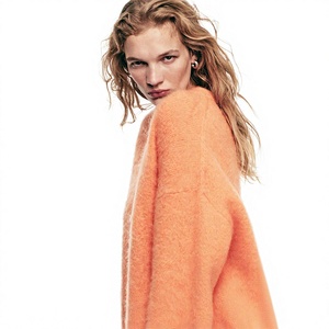 Sweat-shirt en mohair pour femme, personnalisable avec logo, doux et moelleux, col rond, chaud, streetwear d'hiver, vêtements décontractés de luxe - Product Image 4