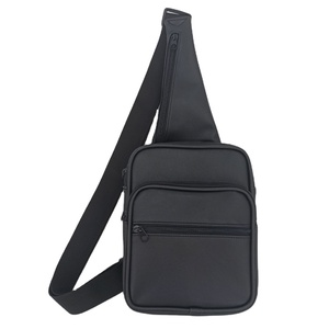 Sac banane personnalisé imperméable en cuir PU de créateur, sac à bandoulière pour homme, sac de poitrine à fermeture éclair tendance pour homme, décontracté toutes saisons - Product Image 1