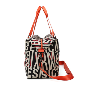 Patrón de letras Impresión personalizada completa Gran capacidad Impermeable Seco Húmedo Weekender <span class=keywords><strong>Duffel</strong></span> Bolsa de viaje para gimnasio con funda para equipaje - Product Image 4