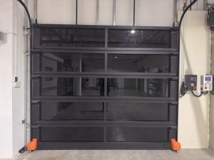 Portes <span class=keywords><strong>de</strong></span> <span class=keywords><strong>garage</strong></span> en verre sectionnelles noires modernes personnalisées, finies, transparentes, <span class=keywords><strong>sans</strong></span> cadre, avec télécommande - Product Image 3