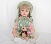 Neues Design: 55 cm Silikon-Reborn-Babypuppe – Mädchenpuppen mit Rock, geflochtenem Haar und Hosenträgerhose als Begleitpuppe