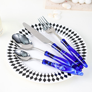 ชุดช้อนส้อมอะคริลิคสีฟ้าลายเมฆพลิ้วไหว พร้อมด้ามจับอะคริลิค  มีด ส้อม ช้อน ช้อนชา ชุดสี่ชิ้น สำหรับของหวานและอาหารค่ำแบบตะวันตก - Product Image 3