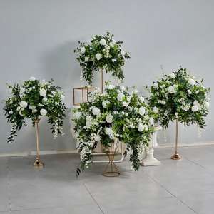 Centro de Mesa para Boda, Bola de Flores de Rosa de Seda Blanca, Hojas Verdes de Eucalipto, Bola de Flores para Eventos de Boda - Product Image 3
