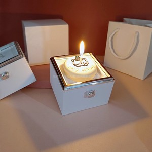 Caja de Joyería Giratoria de Plástico con Luz y Vela, Regalo Sorpresa para Navidad y San Valentín, con un Osito Mágico y un Anillo (Nuevo, en Stock en EE. UU.) - Product Image 3