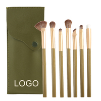 Ensemble de 7 pinceaux de maquillage avec logo personnalisé, marque privée, pinceaux cosmétiques professionnels en fibres synthétiques vegan avec sac en PU portable