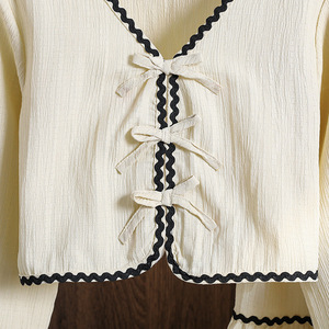 Ensemble de vêtements pour filles style automne, <span class=keywords><strong>haut</strong></span> à manches longues avec nœud devant et jupe à ourlet en dentelle, nouveau produit transfrontalier pour la <span class=keywords><strong>collection</strong></span> Amazon - Product Image 3