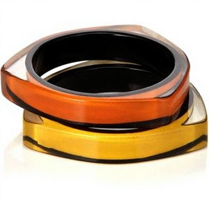 Bracelet en résine de créateur, bijou tendance, bracelet moderne en résine pour femme, bracelet vintage en résine, accessoire de mode - Product Image 1