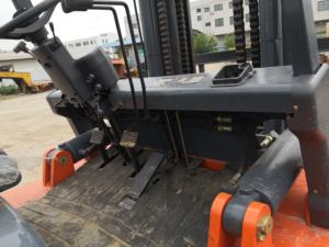 رافعة شوكية ديزل مستعملة من سلسلة HELI H2000-70 بحمولة 7 طن للبيع بسعر رخيص - Product Image 6