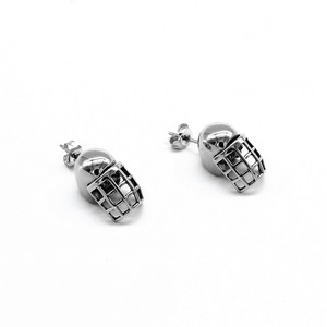 Yunnique Boucles d'oreilles en forme de masque en acier titane, design géométrique pour hommes et femmes - Product Image 1