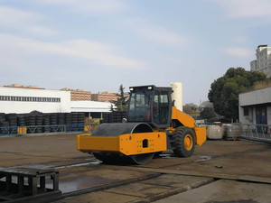 Rodillo Compactador Vibratorio de Un Solo Tambor LG520A9 de 20 Toneladas, 129kW, Diésel, con 356kN de Fuerza Excitante, <span class=keywords><strong>Kit</strong></span> de Placa de Apoyo Opcional - Product Image 4