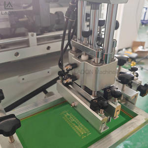 Máquina de serigrafía semiautomática, ampolla de superficie de bebidas, botella de vidrio redonda 360, tapa de crema, impresora de pantalla de seda para cara de adulto - Product Image 3