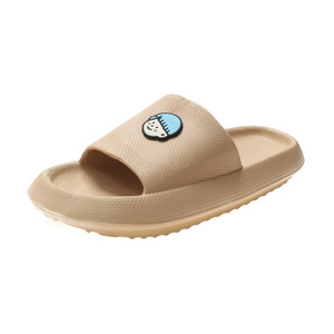 Nouvelles tongs plates d'été mignonnes Le <span class=keywords><strong>Tong</strong></span> à semelles épaisses pour l'extérieur et la salle de bain, confortables pour hommes et femmes - Product Image 5