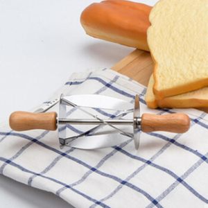 Meilleures ventes de produits ménagers 2026 : Coupe-pâte à croissants avec manche en bois - Product Image 2