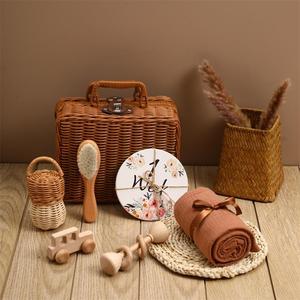 Brosse à cheveux sans BPA YT Hot Style, hochet à main en rotin, serviette <span class=keywords><strong>de</strong></span> bain et ensemble <span class=keywords><strong>de</strong></span> jouets en <span class=keywords><strong>bois</strong></span> <span class=keywords><strong>anneau</strong></span> <span class=keywords><strong>de</strong></span> <span class=keywords><strong>dentition</strong></span> pour bébé en <span class=keywords><strong>bois</strong></span> biologique sensoriel - Product Image 6
