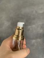 Flacons de luxe vides à pompe sans air 10ML 15ML 30ML 50ML en plastique PP pour sérum et lotion de soin de la peau