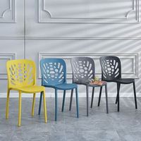 Chaise de salle à manger d'extérieur empilable en plastique certifiée ISO9001 pour patio, bistrot, café, restaurant, loisirs, OEM ODM