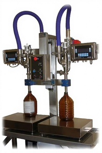 Machine de remplissage de bouteilles semi-automatique GZ, utilisée pour les solvants, le shampoing, le gel <span class=keywords><strong>douche</strong></span>, l'eau à vaisselle, l'huile et les cosmétiques - Product Image 3