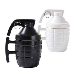 Vente en gros de tasses à café créatives personnalisées en forme de <span class=keywords><strong>grenade</strong></span>, tasse en céramique en forme de <span class=keywords><strong>grenade</strong></span> avec couvercle, logo personnalisé - Product Image 1