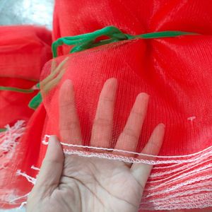 Sacs en filet en plastique rouge de différentes tailles, de 5 kg à 50 kg, sacs en maille mono en PE pour <span class=keywords><strong>le</strong></span> stockage des oignons, des pommes de terre et des légumes - Product Image 2