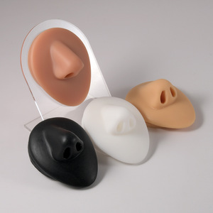 Modelo de silicona para <span class=keywords><strong>perforaciones</strong></span> de oreja, modelo simulado multicolor para exhibición de joyería de <span class=keywords><strong>perforaciones</strong></span> de nariz, lengua y ombligo. - Product Image 5