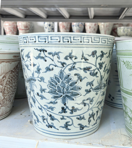 Jardinière <span class=keywords><strong>en</strong></span> porcelaine de haute qualité nouveau Jingdezhen Antique peint à la main bleu et blanc Twining <span class=keywords><strong>Lotus</strong></span> Pots de jardin <span class=keywords><strong>en</strong></span> céramique <span class=keywords><strong>Pot</strong></span> de plantes - Product Image 2