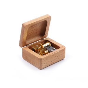 Caja de Música de Madera y Metal con Mecanismo de Cuerda, Miniatura, Linda, Regalo Musical para Niños, Accesorio Musical para Jugar y Estimular la Música - Product Image 4